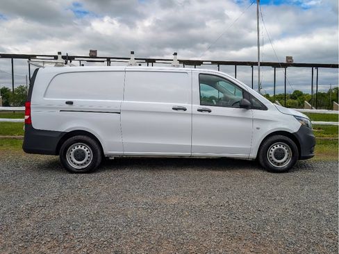 Used 2022 Mercedes-Benz Metris image 4