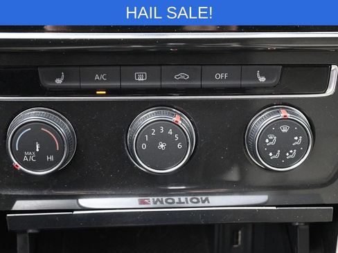 Used 2018 Volkswagen Golf S image 21