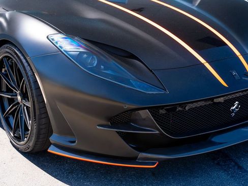 Used 2023 Ferrari 812 GTS RWD image 5