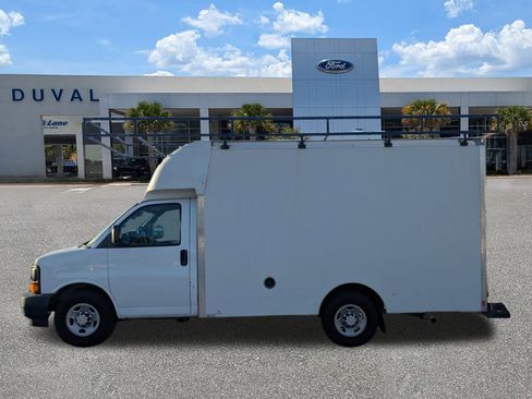 Used 2017 Chevrolet Express 3500 image 7