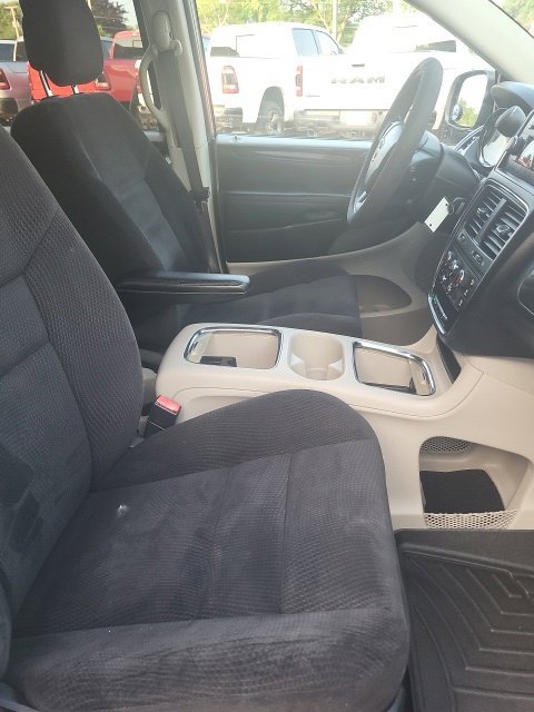 Used 2014 Dodge Grand Caravan SXT FWD image 18
