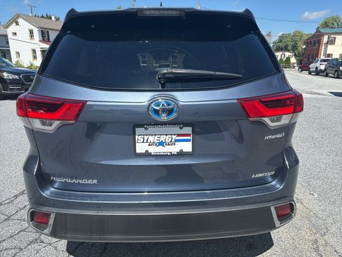 Used 2019 Toyota Highlander Limited Platinum AWD/4WD image 4
