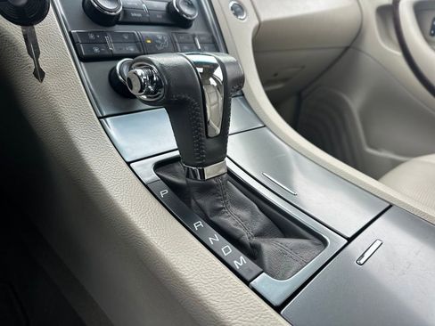 Used 2010 Ford Taurus Limited image 18