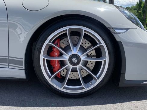 Used 2018 Porsche 911 GT3 RWD image 13