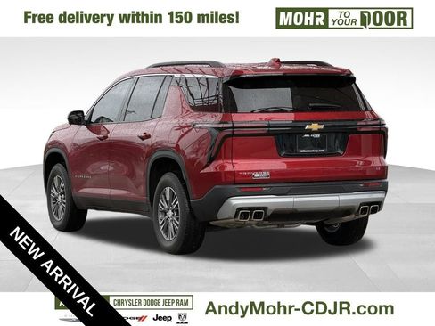 Used 2024 Chevrolet Traverse LT w/ Enhanced Driving Package image 5