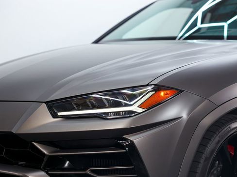 Used 2022 Lamborghini Urus image 8