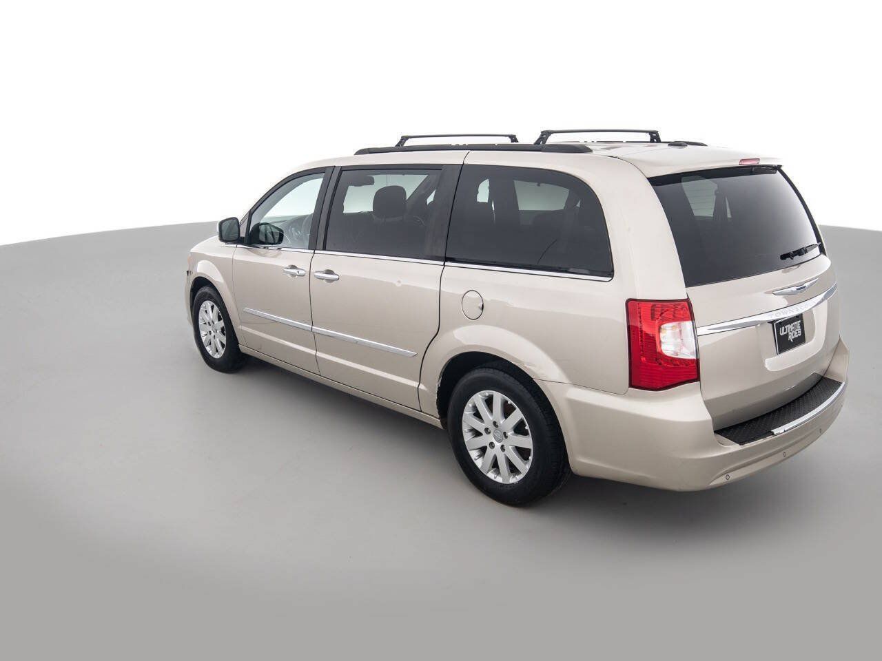 Used 2012 Chrysler Town & Country Touring-L w/ Entertainment Group #2 FWD image 7
