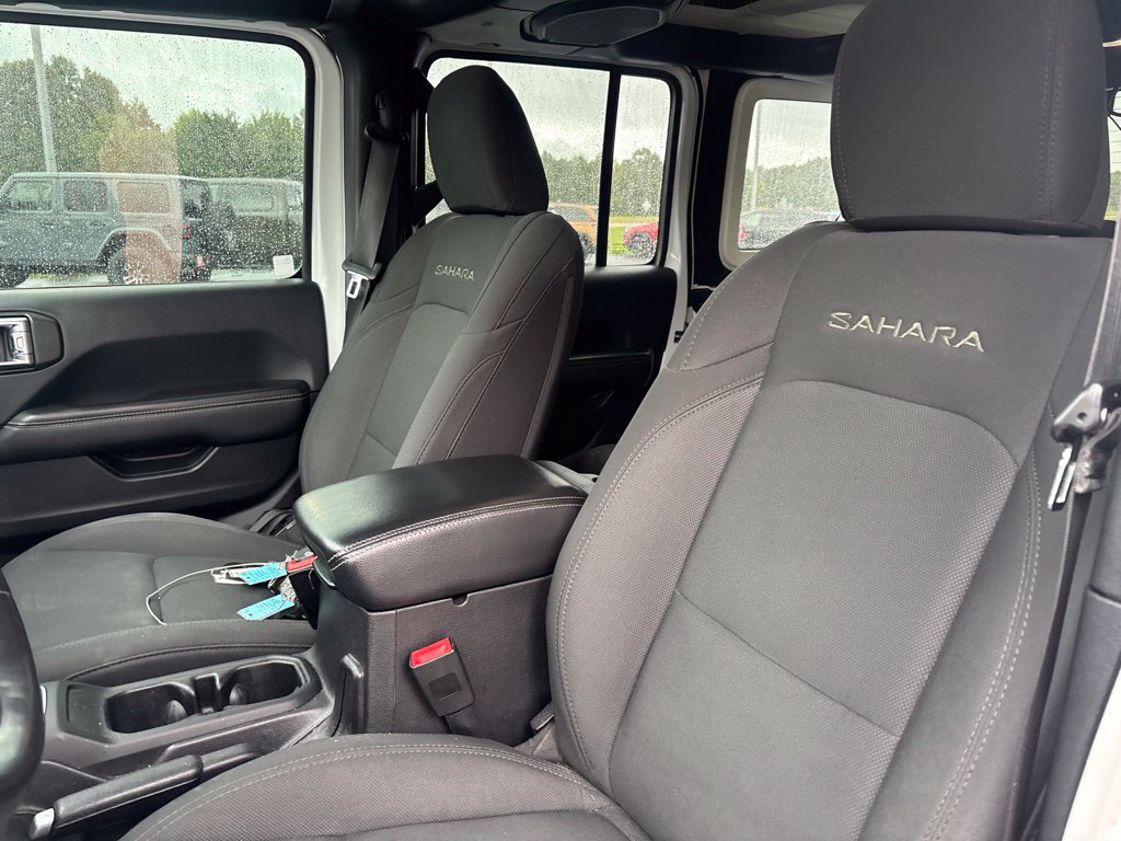 Used 2018 Jeep Wrangler Unlimited Sahara w/ Cold Weather Group AWD/4WD image 14