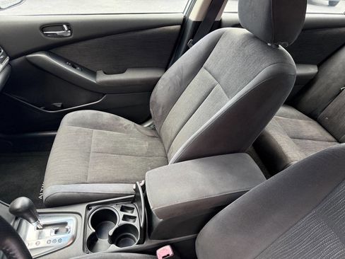 Used 2011 Nissan Altima 2.5 S w/ Convenience Pkg FWD image 9