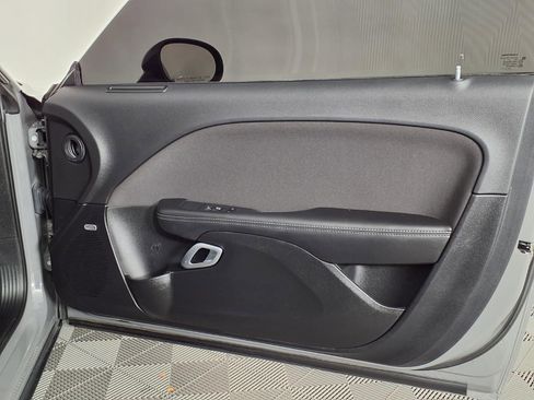 Used 2023 Dodge Challenger R/T RWD image 8