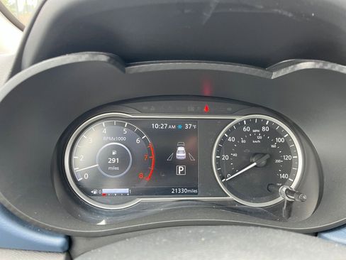 Used 2025 Nissan Versa SV image 10