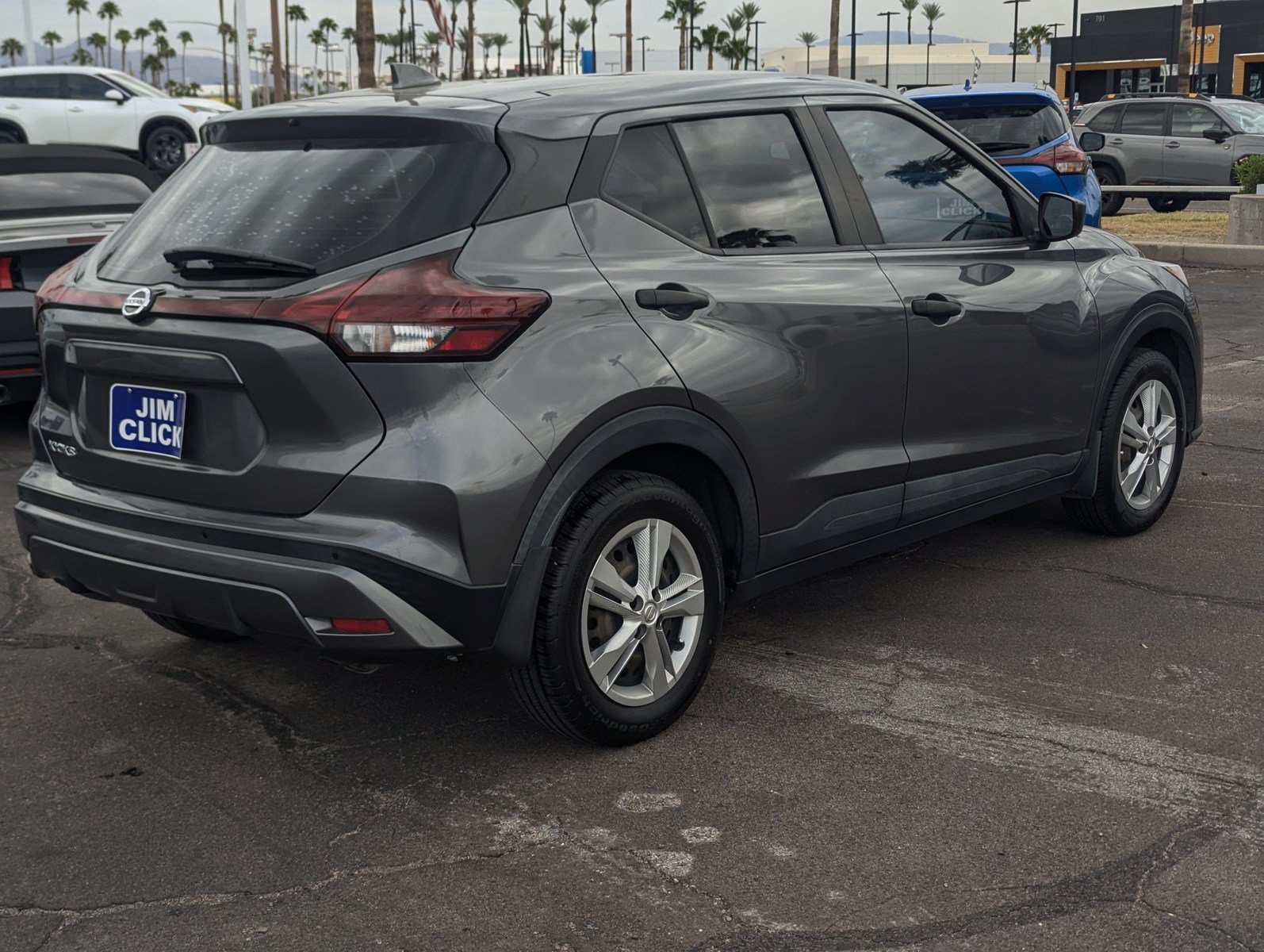 Used 2021 Nissan Kicks S FWD image 2