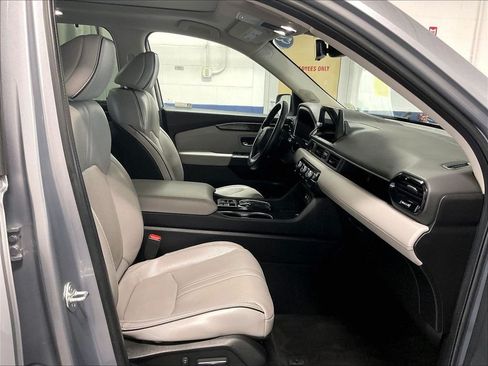 Used 2023 Honda Pilot Elite image 11