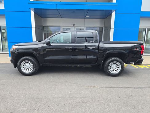 Used 2023 Chevrolet Colorado W/T AWD/4WD image 6