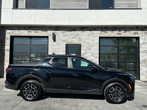 Used 2023 Hyundai Santa Cruz SEL w/ Activity Package AWD/4WD image 2