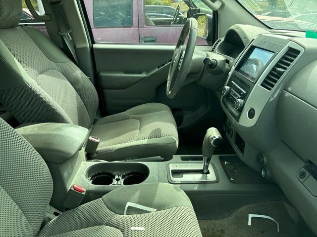 Used 2015 Nissan Frontier SV AWD/4WD image 5