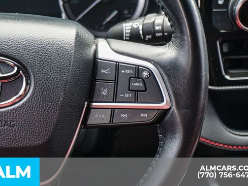Used 2022 Toyota Highlander XSE AWD/4WD image 35
