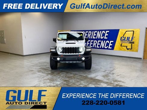 Used 2024 Jeep Gladiator Mojave image 3