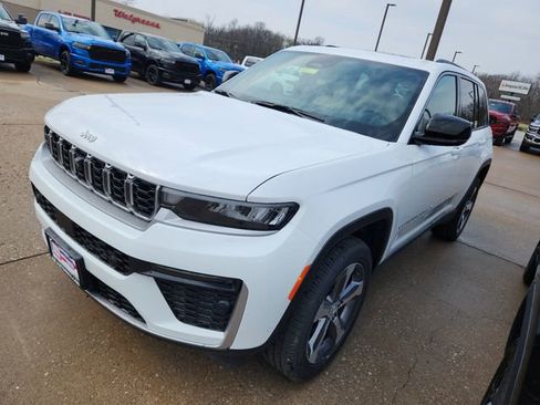 New 2026 Jeep Grand Cherokee Limited w/ Luxury Tech Group II AWD/4WD image 1