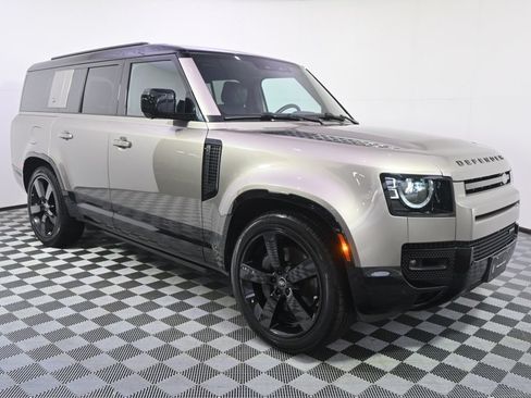 Used 2023 Land Rover Defender 130 X-Dynamic SE AWD/4WD image 6