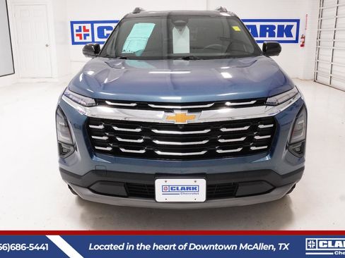 Used 2025 Chevrolet Equinox LT w/ Convenience Package II FWD image 2