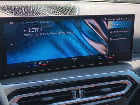 Certified 2024 BMW 330e xDrive w/ Premium Package image 25