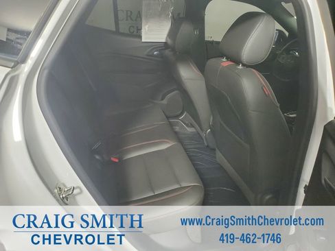 Used 2024 Chevrolet Trax RS w/ Sunroof Package FWD image 14