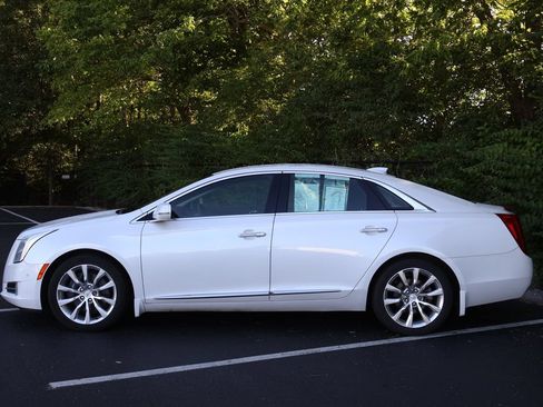 Used 2016 Cadillac XTS Luxury w/ LPO, Protection Package FWD image 4