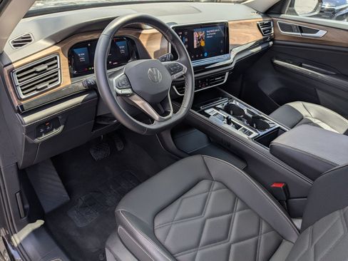 Used 2026 Volkswagen Atlas SE AWD/4WD image 17