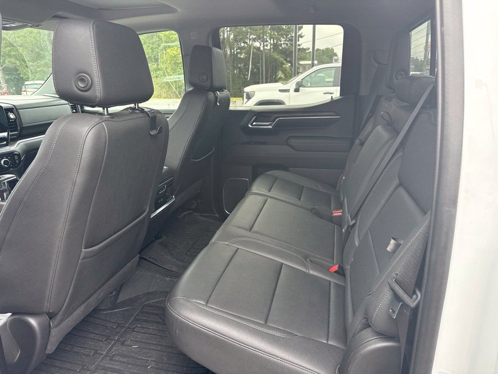 Used 2023 GMC Sierra 1500 SLT w/ SLT Premium Package AWD/4WD image 7
