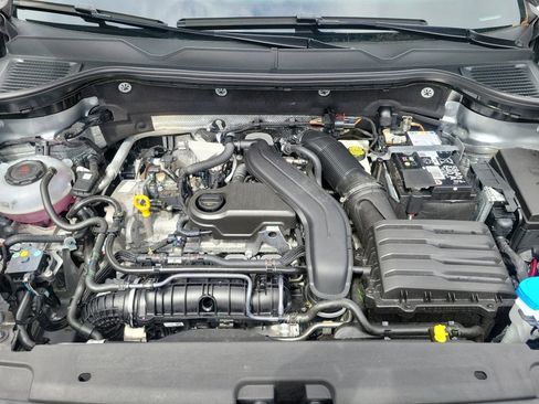 Used 2025 Volkswagen Taos SE image 20