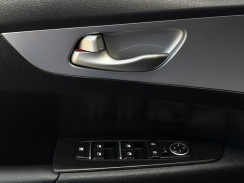 Used 2024 Kia Forte LXS FWD image 21