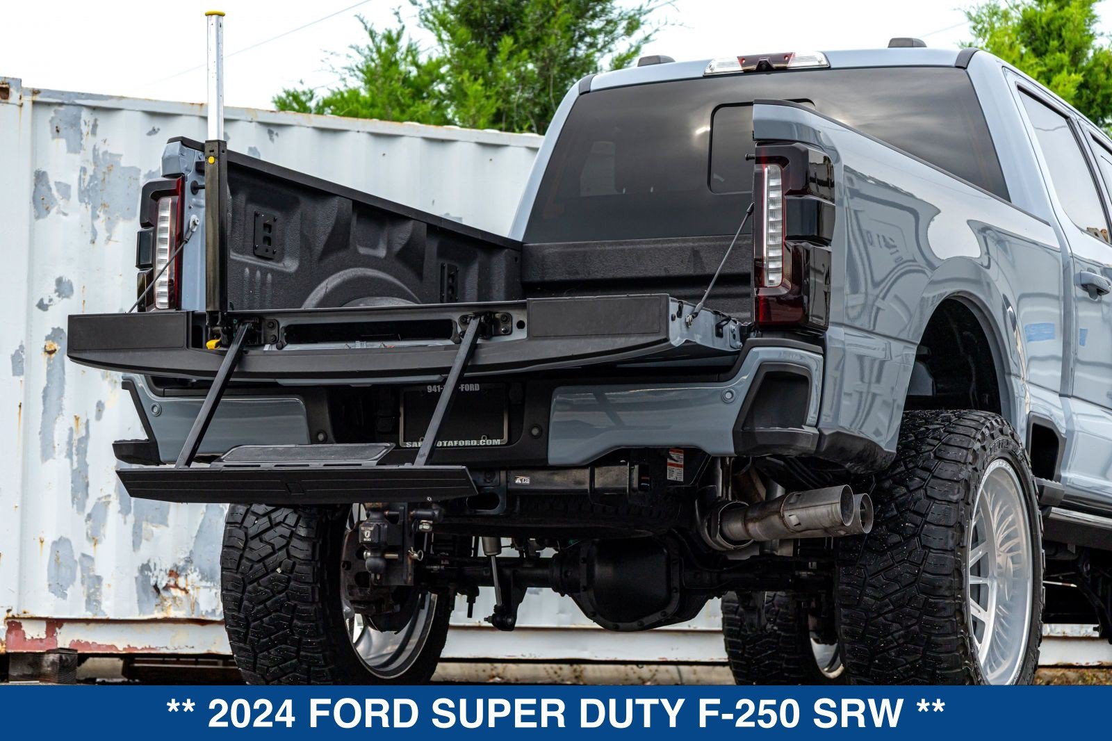 Used 2024 Ford F250 Lariat w/ Lariat Ultimate Package AWD/4WD image 33