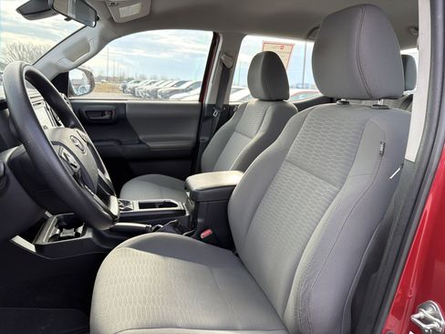 Certified 2018 Toyota Tacoma SR AWD/4WD image 11