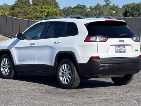 Used 2021 Jeep Cherokee Latitude FWD image 5