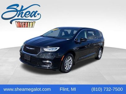 Used 2024 Chrysler Pacifica Touring-L
