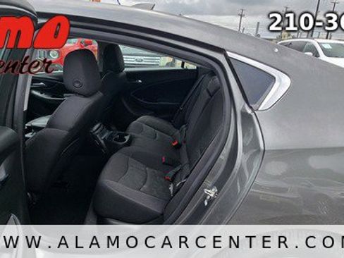 Used 2017 Chevrolet Volt LT FWD image 24