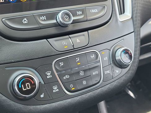 Used 2023 Chevrolet Malibu LT FWD image 12