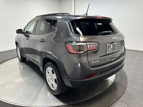 Used 2022 Jeep Compass Latitude image 9