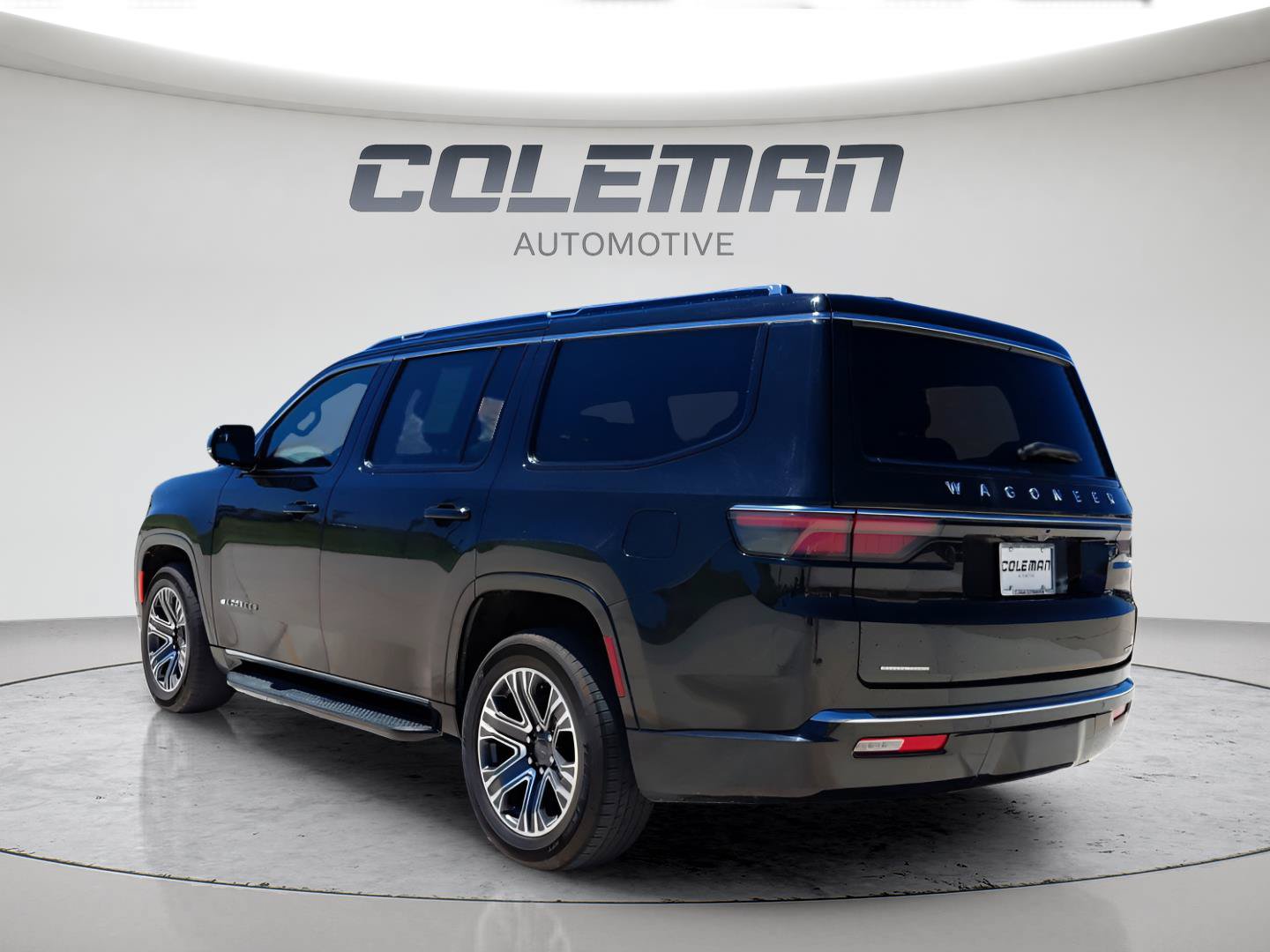 Used 2023 Jeep Wagoneer Series II AWD/4WD image 8