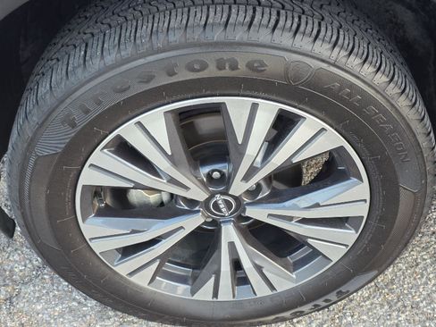 Used 2022 Nissan Rogue SV image 43