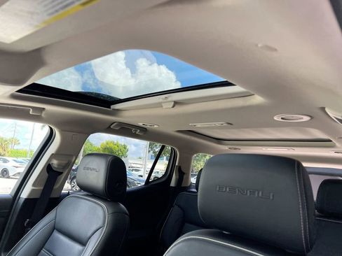 Used 2021 GMC Acadia Denali w/ Denali Technology Package FWD image 18