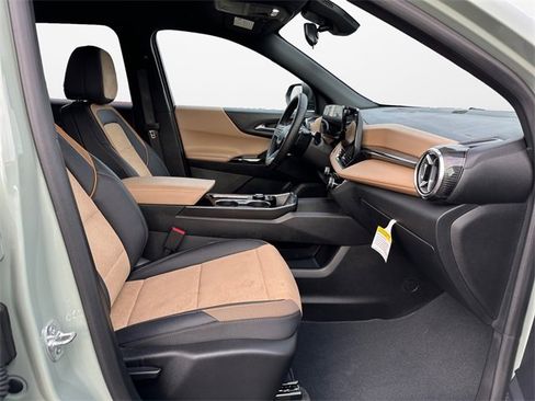 Used 2025 Chevrolet Equinox ACTIV image 15