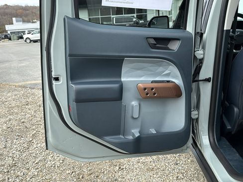 Used 2023 Ford Maverick Lariat w/ Equipment Group 500A Standard image 24