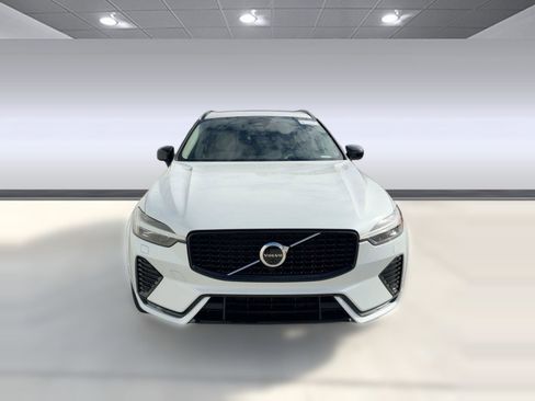 Certified 2023 Volvo XC60 B5 Ultimate w/ Climate Package image 6