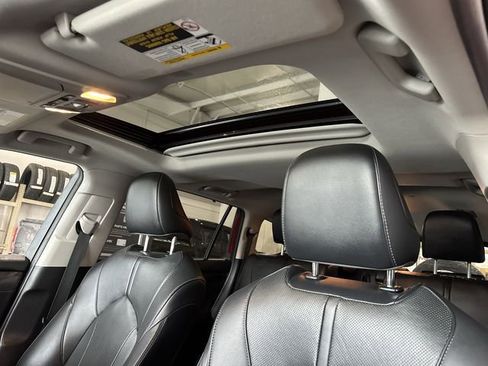 Used 2020 Toyota Highlander Limited image 19