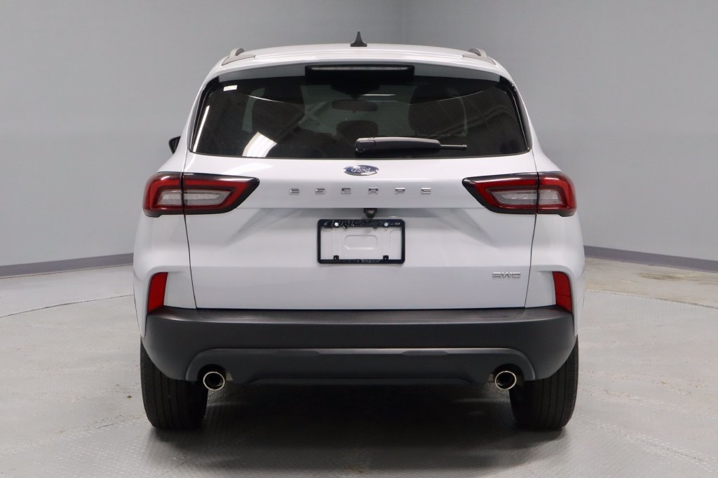 Certified 2025 Ford Escape ST-Line AWD/4WD image 9