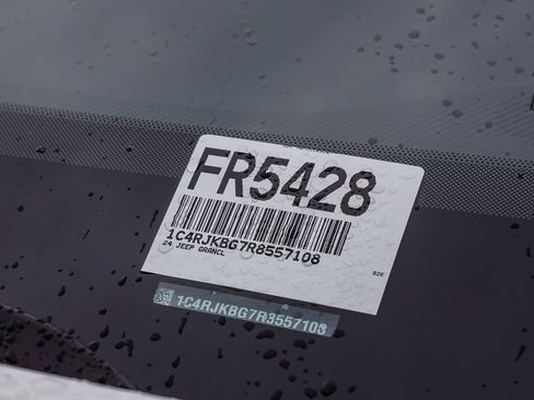 Certified 2024 Jeep Grand Cherokee L Limited w/ Luxury Tech Group II image 34