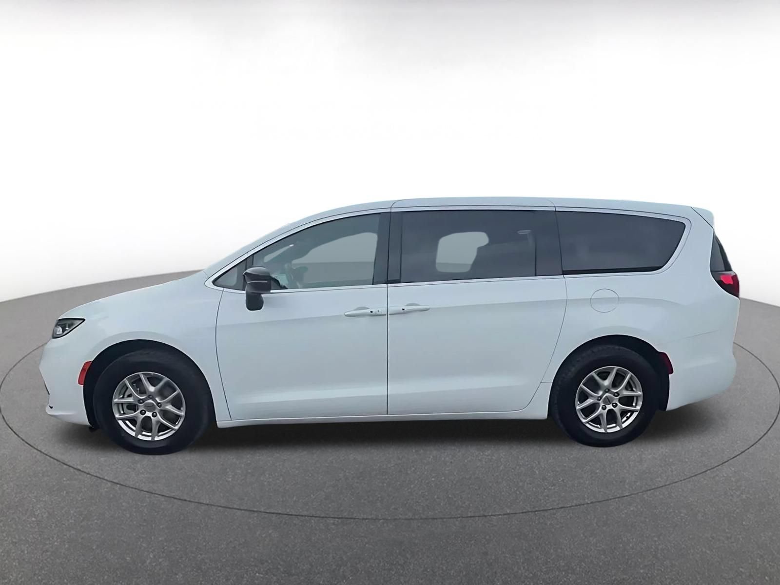 Used 2025 Chrysler Pacifica Select FWD image 8