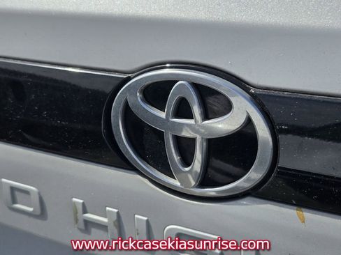 Used 2024 Toyota Grand Highlander Limited image 10